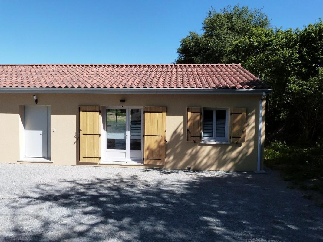 Lumineuse maison neuve, cosy,67m², 2 Chambres/6 couchages 1km Lac, 200m du bourg. Vue paisible, sur la nature Saint-Pardoux-lʼOrtigier Extérieur photo