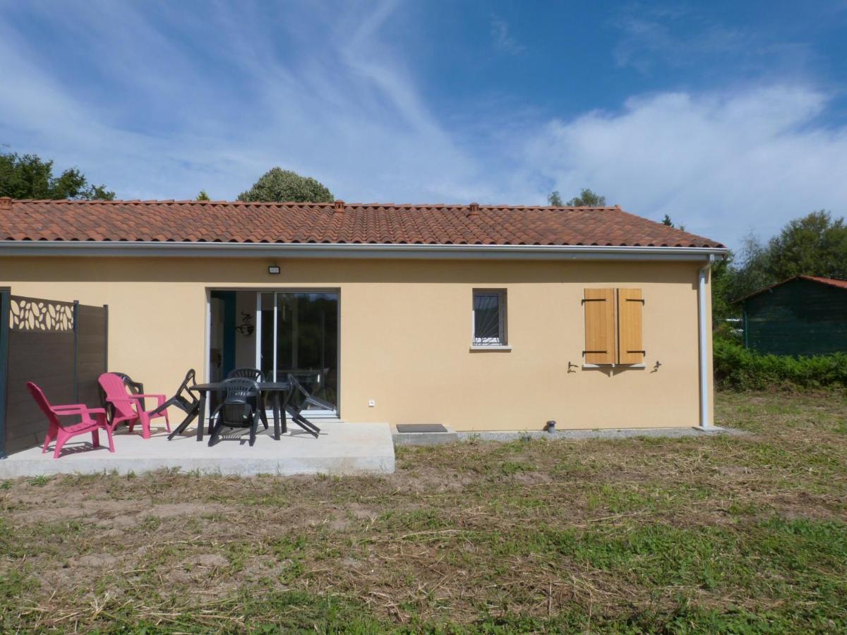 Lumineuse maison neuve, cosy,67m², 2 Chambres/6 couchages 1km Lac, 200m du bourg. Vue paisible, sur la nature Saint-Pardoux-lʼOrtigier Extérieur photo